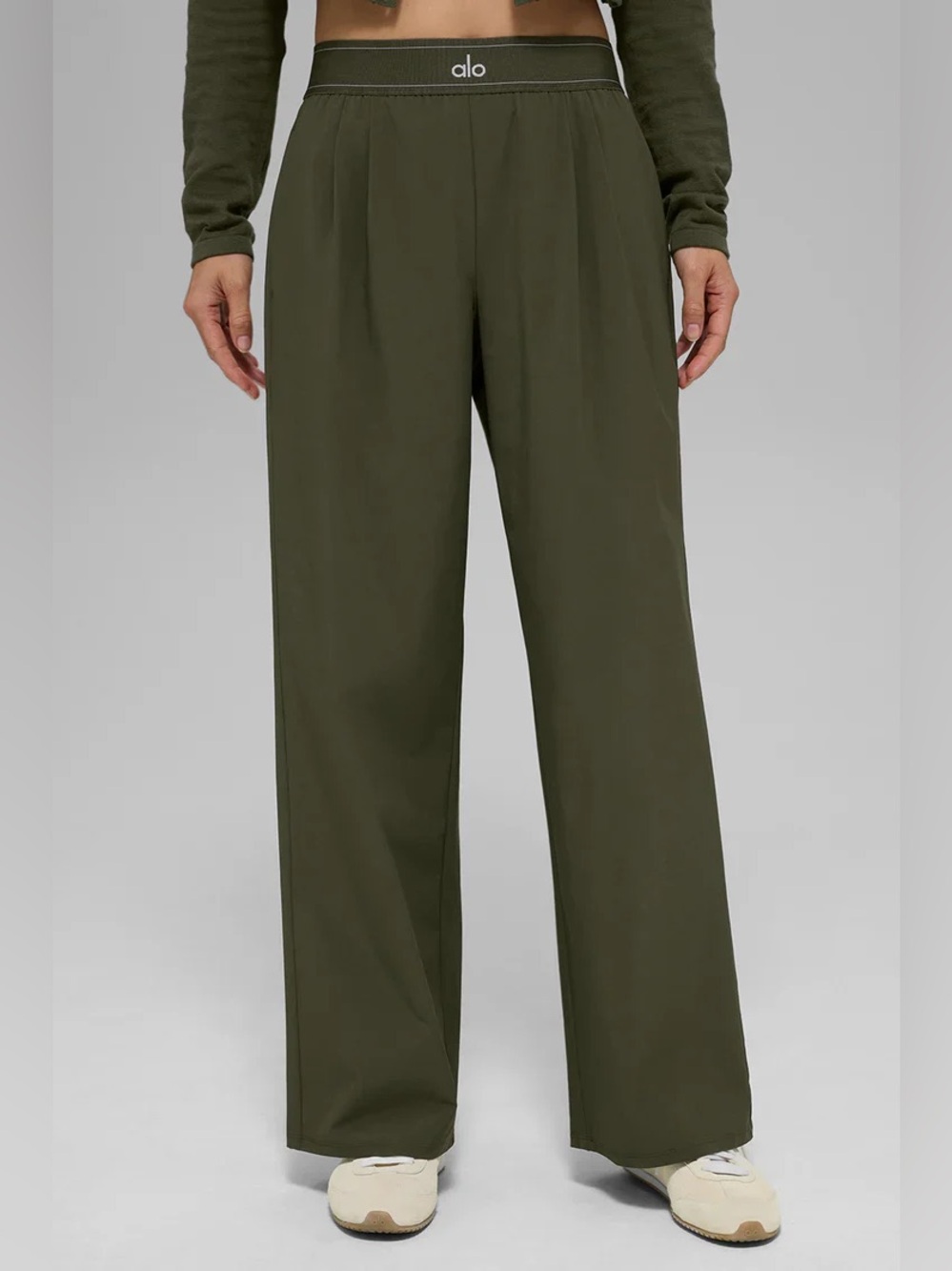 NWT Alo Yoga Olive Green Suit Up Trousers